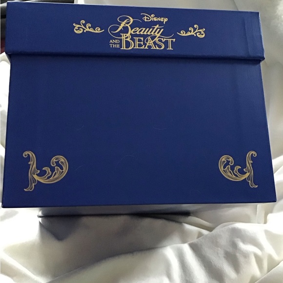 🎁 Disney Beauty And The Beast Bundle 18 pcs in Themed Box Brush Set, mirror,bag - Picture 11 of 12